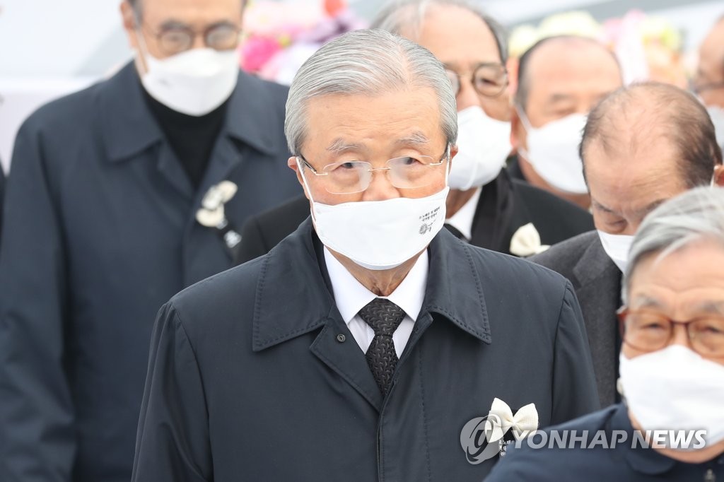 2030 잡으려다 성급한 영입…'尹에 타격 될라' 전방위 물밑 압박