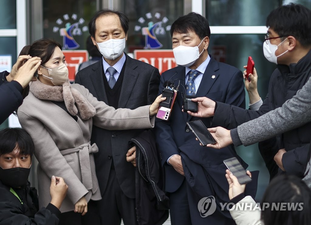 윤석열 '총장 직무정지' 취소소송 "소송요건 안돼" 각하(종합2보)