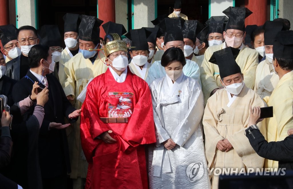 이재명 "아내 인터뷰 조회수 100만…아내로 후보교체 말아달라"(종합)