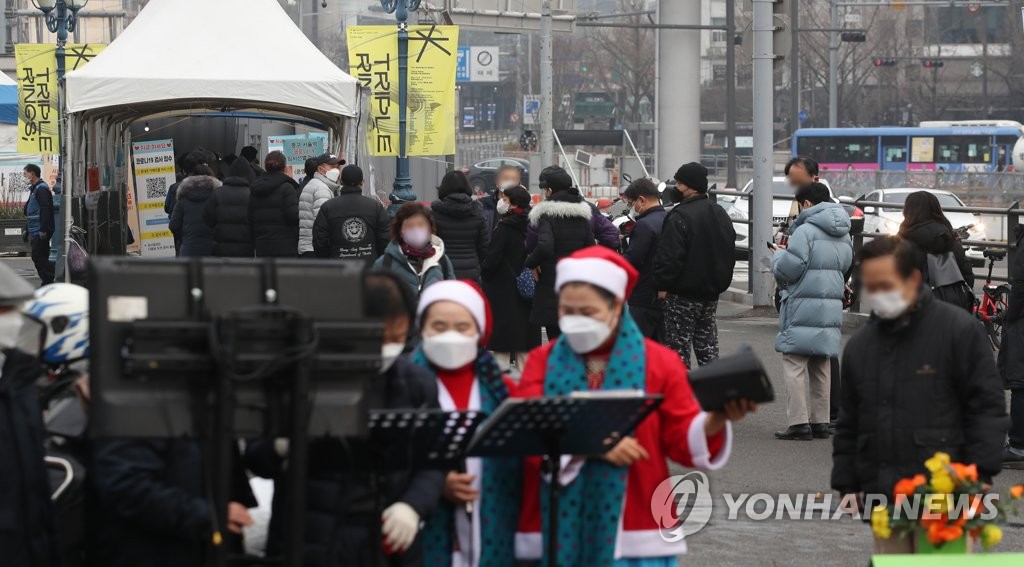 경기 2천15명 확진, 닷새째 2천명대…주말 하루 최다