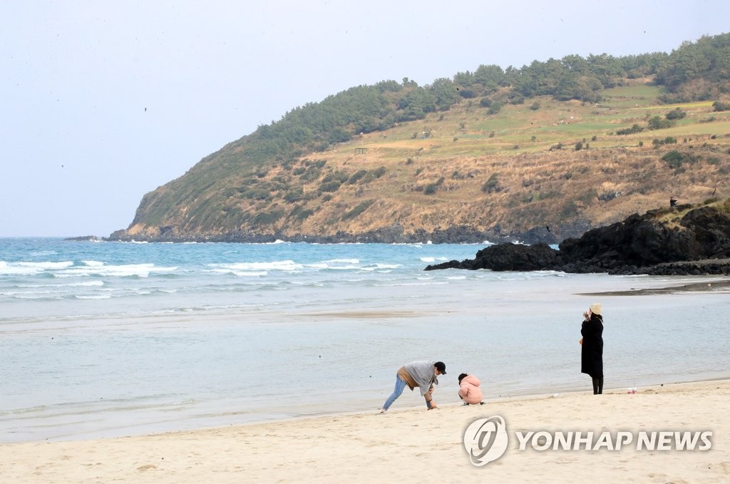 제주도 산지에 비 또는 눈…낮 최고 8∼10도