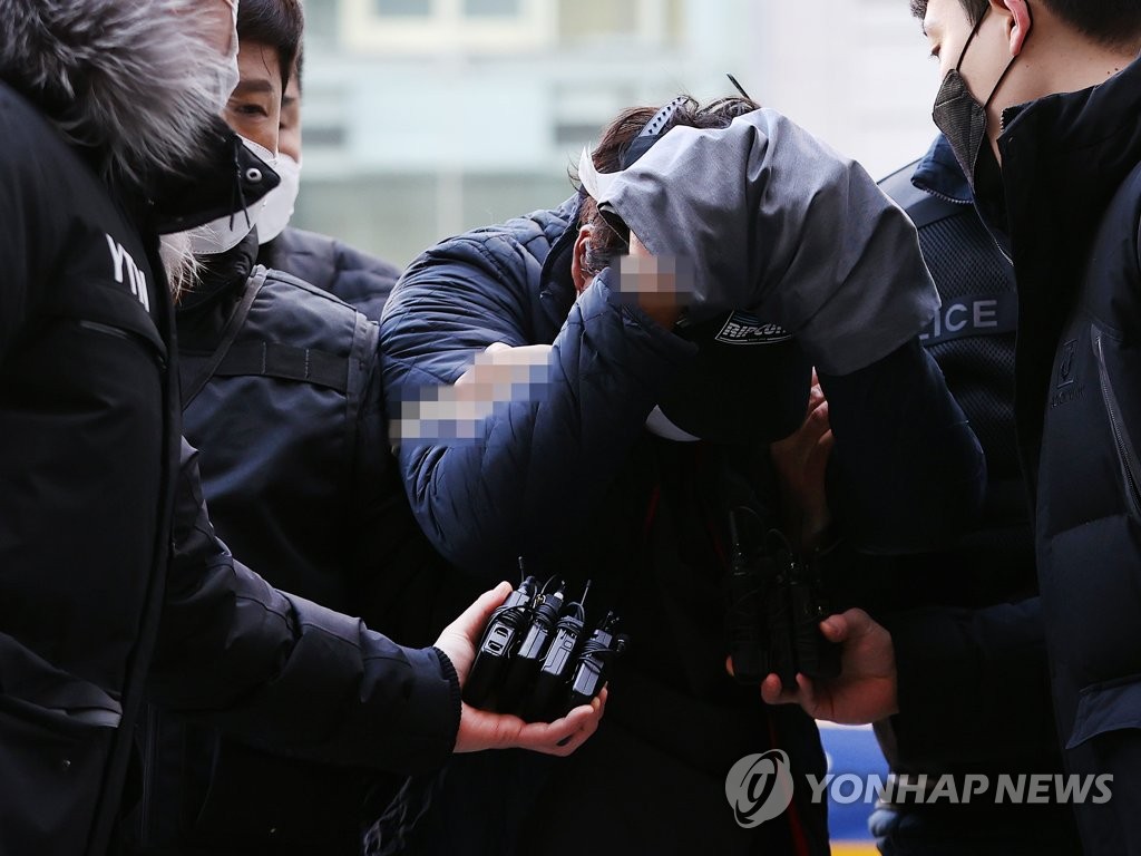 '신변보호' 전 연인 가족 살해범 신상공개 여부 내일 결정