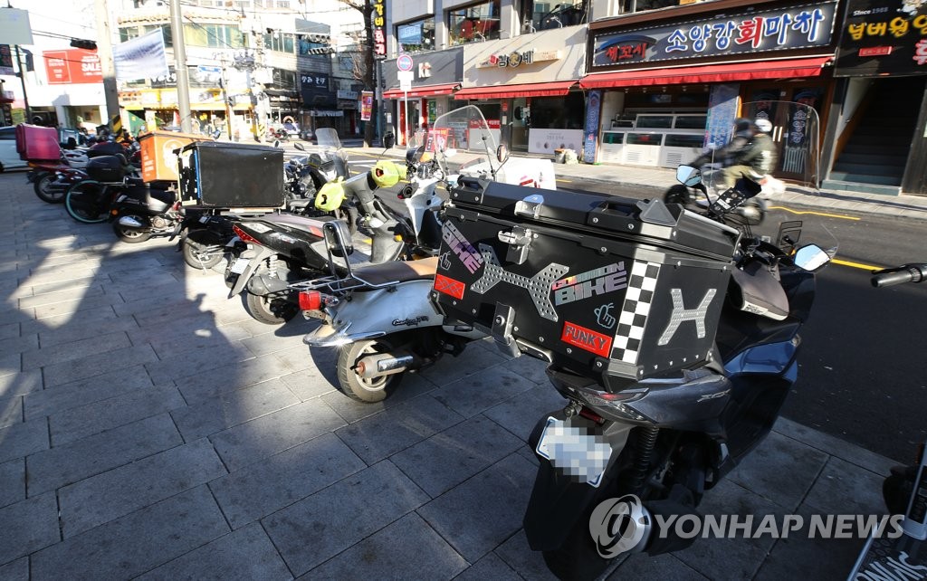 음식 배달기사 절반 "교통사고 경험했다"…재촉하면 사고↑