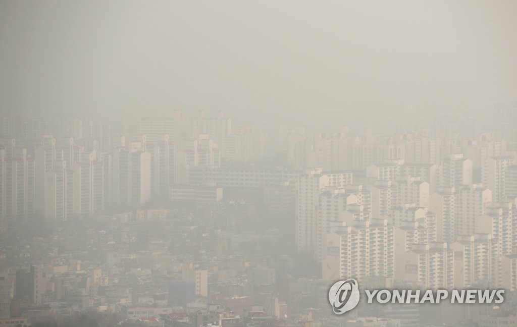 남부지방에 비…전국 대부분 짙은 미세먼지