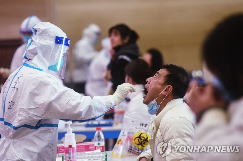 중국 오미크론 확진자, 감염 확인 직전 비행기 탑승…확산 우려