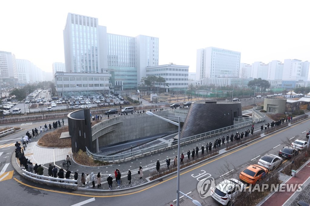 정은경 "이달 확진자 1만명, 중환자 1천900명될수도…중대고비"(종합)