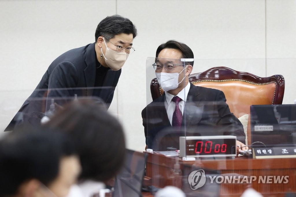 與, 교육위 단독소집해 김건희 난타…野 "정치공작" 불참