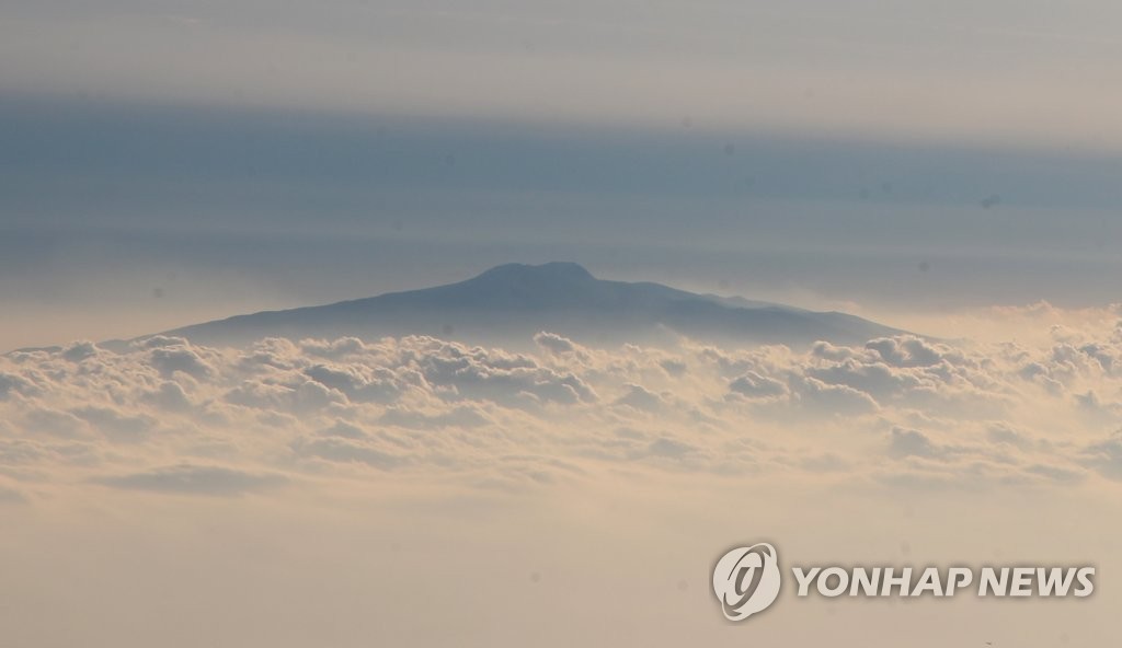 제주 대체로 흐리고 오전에 빗방울…낮 최고 11∼12도