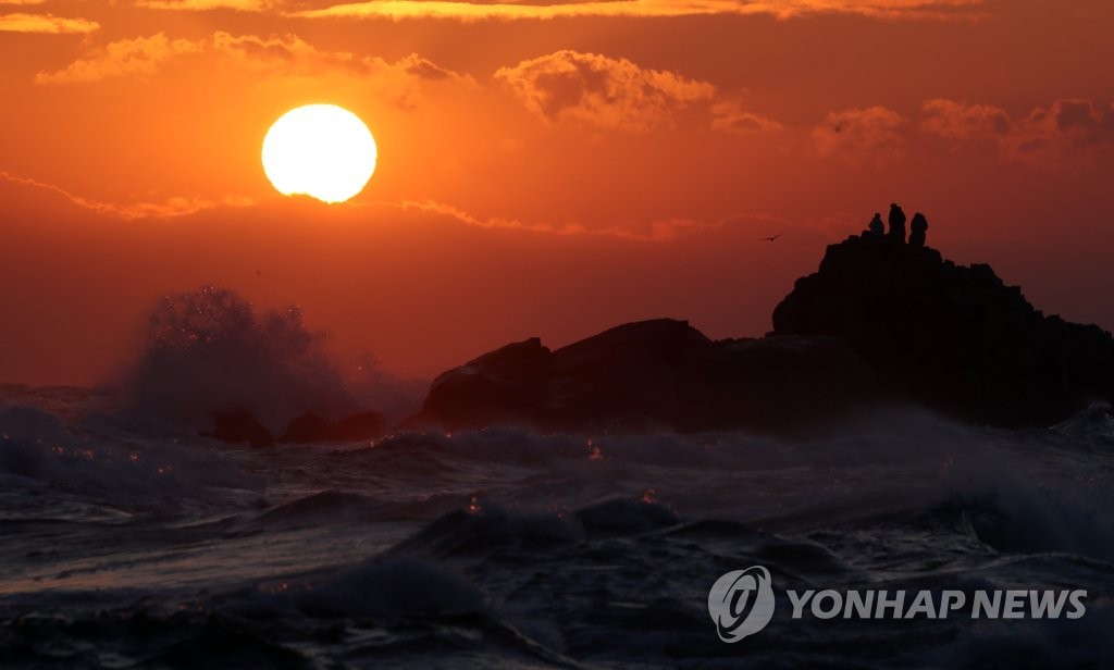 [날씨] 맑다가 오후에 구름…오전 중부·호남 미세먼지 '나쁨'