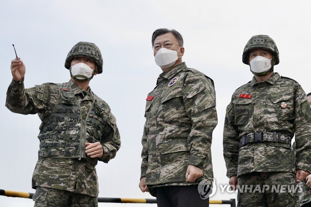 문대통령 "백령도 해병대 든든"…천안함 용사 위령탑 참배(종합2보)