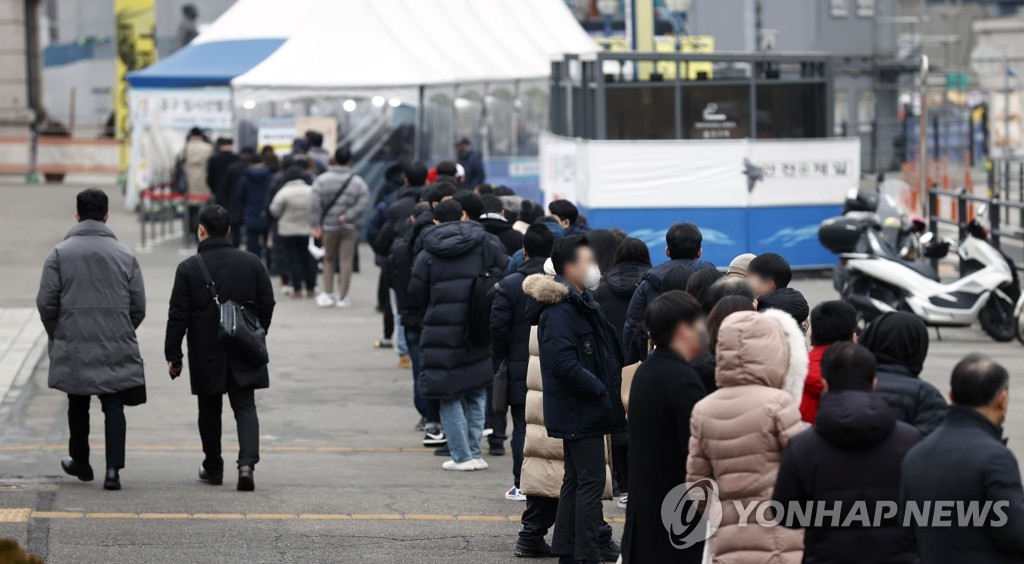 강남구 초등학교·서대문구 어린이집 집단감염…총 35명 확진