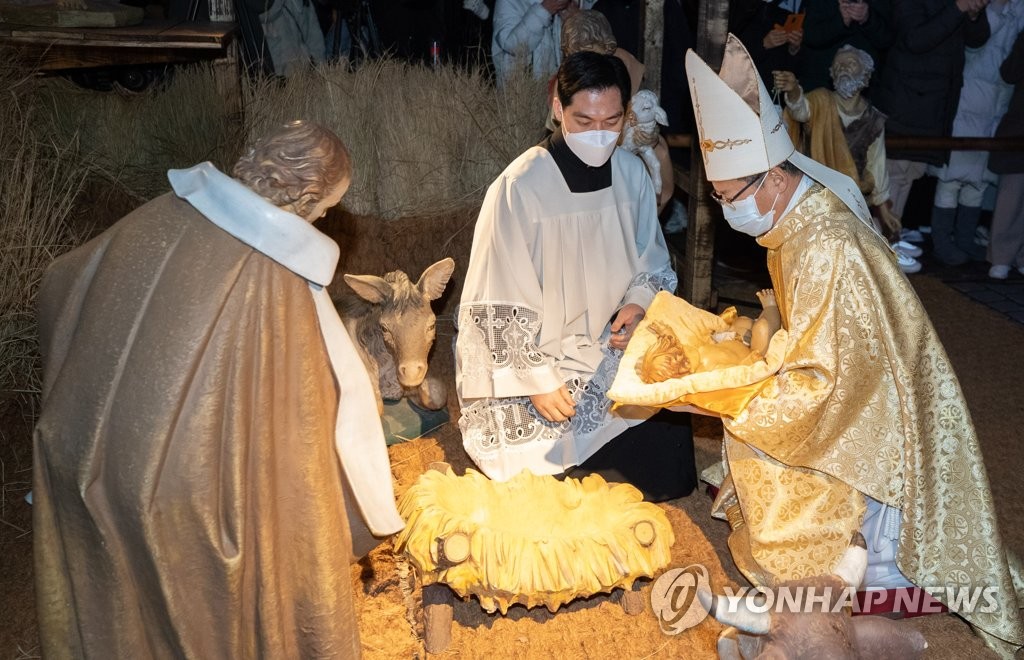 이웃의 고통과 가난을 함께…전국서 성탄절 미사·예배(종합)