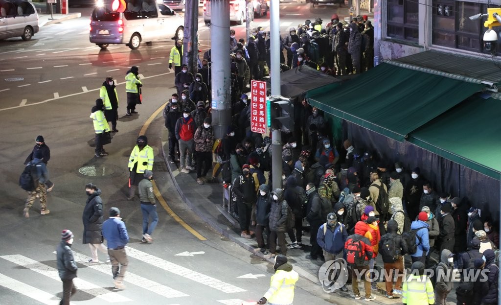 "하루 벌어 하루 사는데"…코로나에 생계 막막한 일용직들