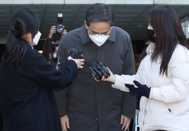 '아들 퇴직금 50억원' 곽상도 전 의원 구속여부, 이르면 늦은밤 결정