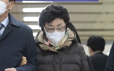 윤석열 장모 '통장 잔고증명 위조' 1심 징역 1년… 법정구속은 면해