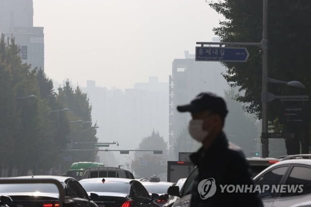 전국 흐리고 곳곳 비…수도권 미세먼지 '나쁨'