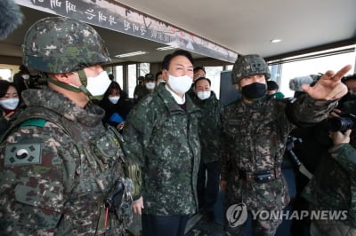 尹, 이준석·조수진 충돌에 "생각 다를 수…그게 민주주의"(종합)