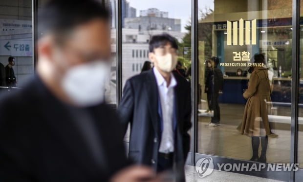 '대장동 윗선' 수사 고심하는 검찰…정진상 연내 소환 가능성