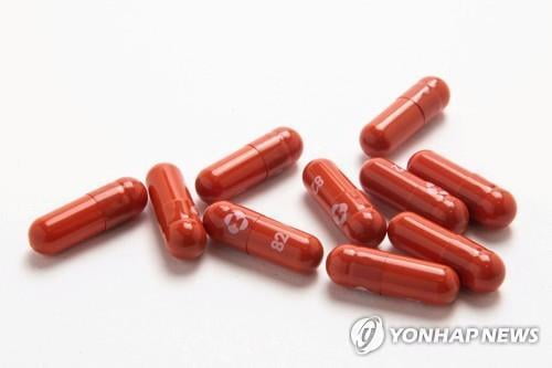 미 FDA, 화이자 이어 머크 코로나 알약 치료제 승인