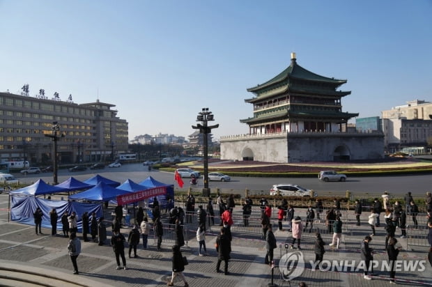 '1300만명 격리' 中시안 하루155명 확진…집단감염 뒤 최다