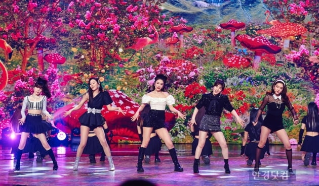 [포토] 레드벨벳, '꽃보다 화려한 무대' (2021 MBC 가요대제전)