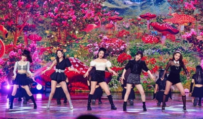 [포토] 레드벨벳, '꽃보다 화려한 무대' (2021 MBC 가요대제전)