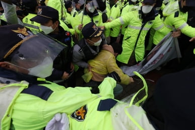 역대급 '비호감 대선'…IMF는 2년 전부터 알고 있었다 [노경목의 미래노트]