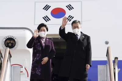 [포토] 문재인 대통령 새 공군1호기 타고 중동3개국 순방길에 올라