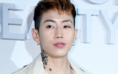 AOMG 대표 관둔 박재범, 아이돌 만드나…카카오 "파트너십 논의"