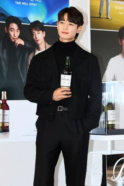 [포토] 샤이니 민호, '조각이 따로 없네~'