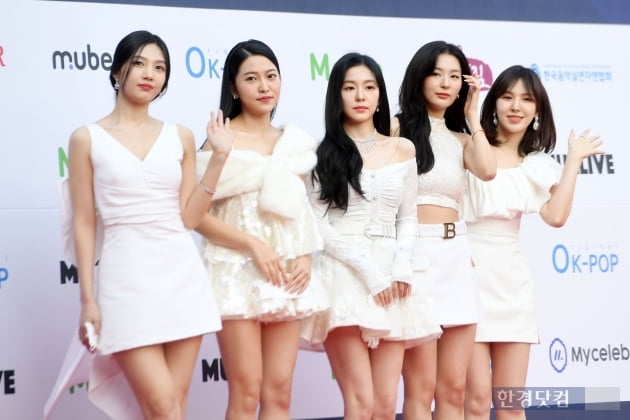 [포토] 레드벨벳, '순백의 다섯 요정'(가온차트뮤직어워즈)