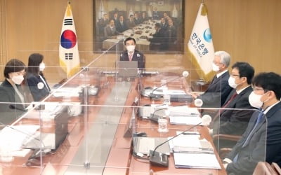 "한은 내일 금리 올린다"…전문가 10인 만장일치 전망 [김익환의 외환·금융 워치]