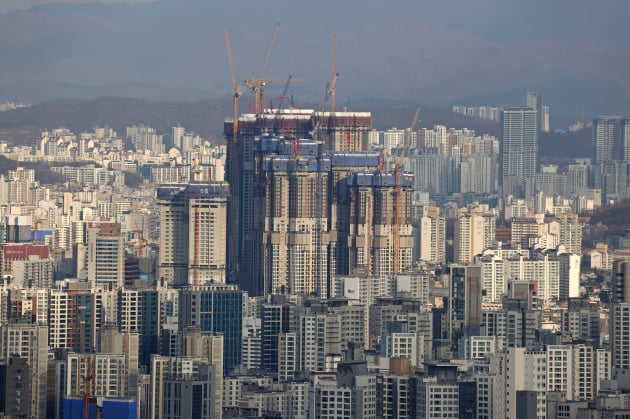 서울 도심의 아파트 단지 전경 사진=연합뉴스