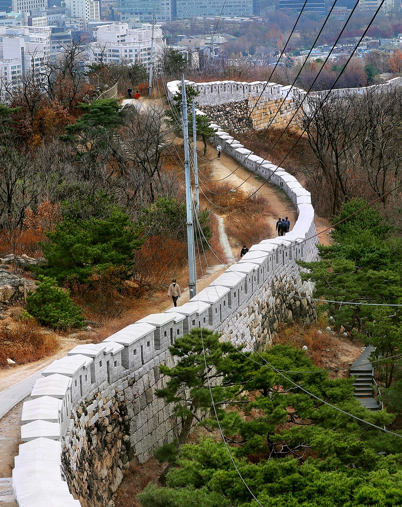 [걷고 싶은 길] 호랑이 웅거한 인왕산 길