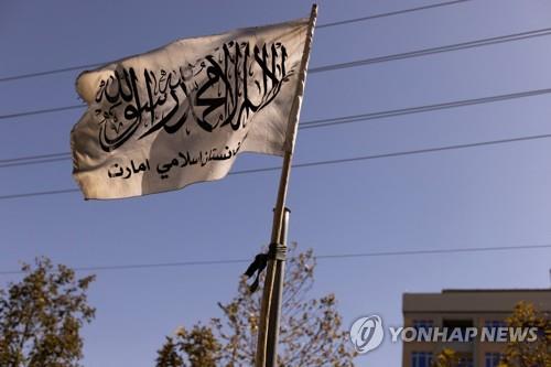 아프간 탈레반, 이번엔 '술과의 전쟁'…압수한 술 3천리터 버려