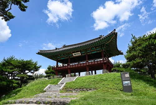 경기도 지정문화재 여주 '영월루'에 스프레이 낙서한 10대들(종합)