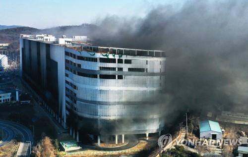 불난 평택 창고 합동감식…화재 발생·재확산 과정 조사