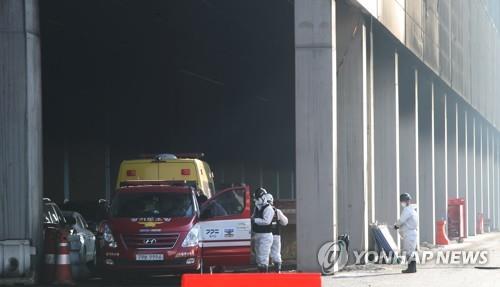 1층서 폭발 등에 의한 붕괴 흔적 발견…평택 창고 합동감식(종합)