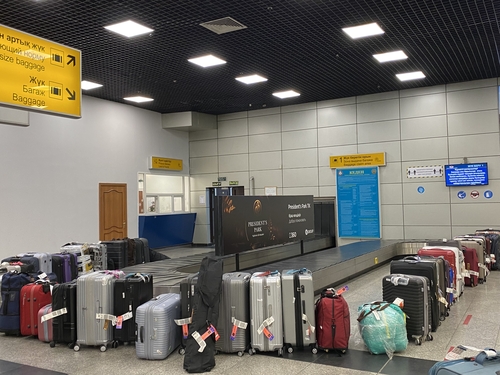 [르포] 알마티 공항, 긴급대피 한국 승객들 뒤늦게 입국 수속