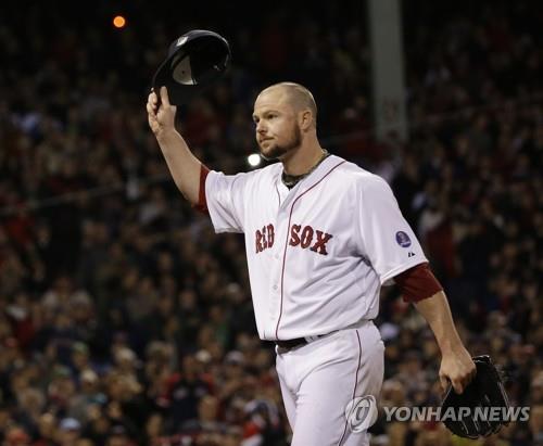 MLB 통산 200승·3차례 우승 반지…투수 존 레스터 '전격 은퇴'