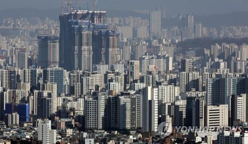 서울 아파트 실거래가 1년7개월 만에 하락…집값 하락 '신호탄'