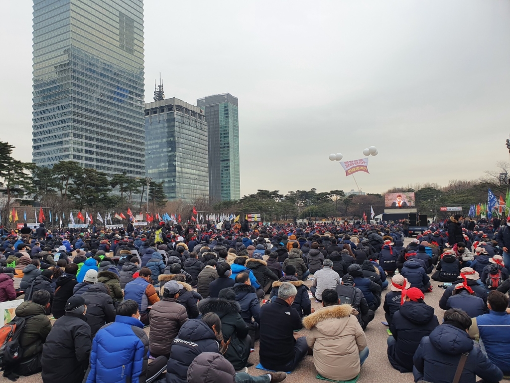 "정부, 기대 배신"…여의도공원서 민중총궐기 대회 기습개최(종합)