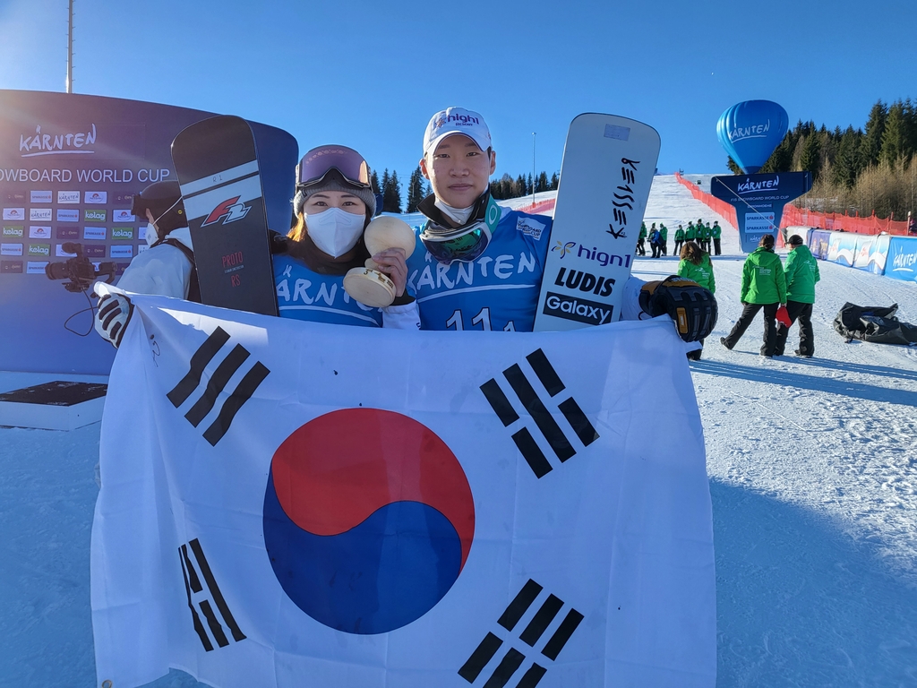 이상호·정해림, 스노보드 월드컵 혼성 평행대회전 동메달 획득