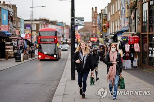 세계 코로나 신규확진 1주새 25%↑…증가율은 전주의 절반