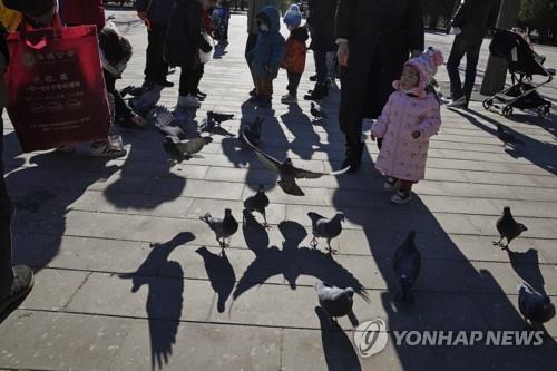 "중국 저출생 위기는 시진핑 역량 시험할 정치 문제"