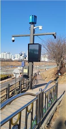 CCTV·와이파이 기능 다 갖춘 스마트폴…구로구 153곳 설치