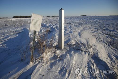 캐나다서 걸어서 미국 밀입국하려던 일가족 4명 동사