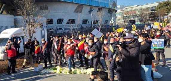 전국 군납 농가 "군 급식 경쟁입찰 즉각 철회하라"