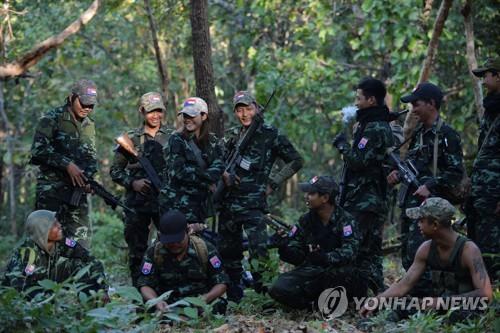 [미얀마쿠데타 1년]②반군부진영 대통령 대행 "무기·돈 유입 차단 제재 필요"