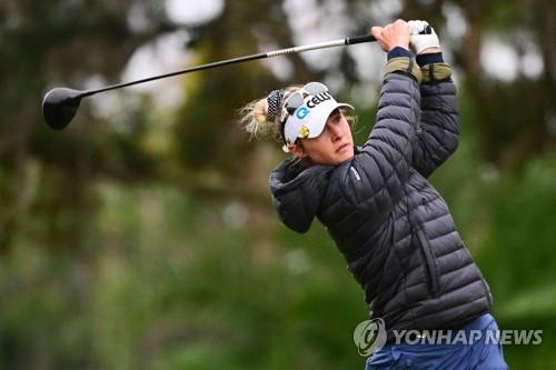 넬리 코다, LPGA 투어 개막전 선두 질주…박인비, 5타차 추격(종합)